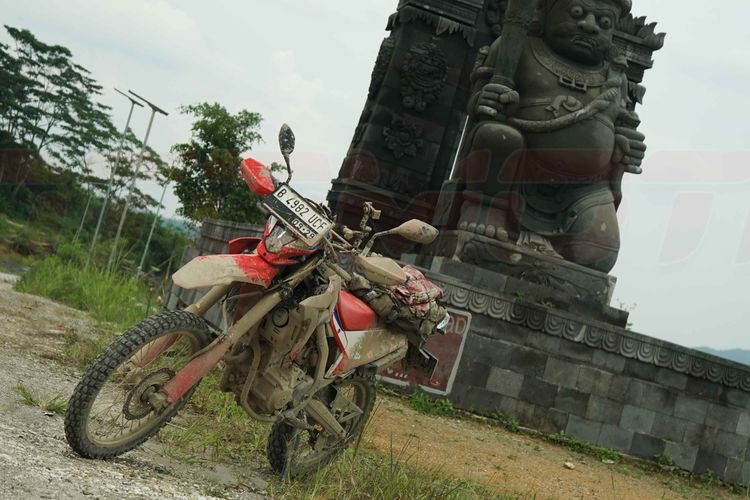 motor trail, Honda CRF250L, Honda CRF250 Rally, Royal Enfield Himalayan 450, Harga Motor Trail dan Adventure Mei 2026, CRF250 Naik Rp 4,3 juta