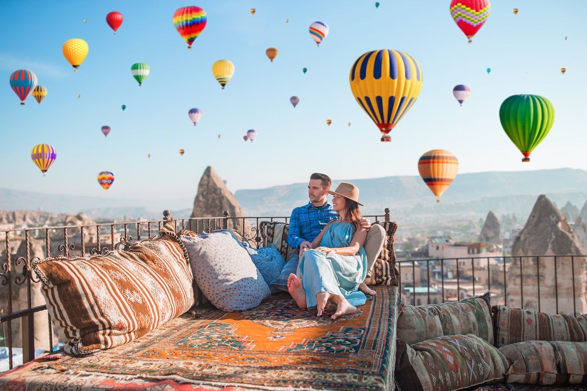 tips pilih destinasi bulan madu ke luar negeri, tempat yang cocok untuk honeymoon di luar negeri, honeymoon enaknya kemana, budget honeymoon ke jepang, Mau Bulan Madu ke Luar Negeri, Simak Dulu 3 Tips dari Agen Travel