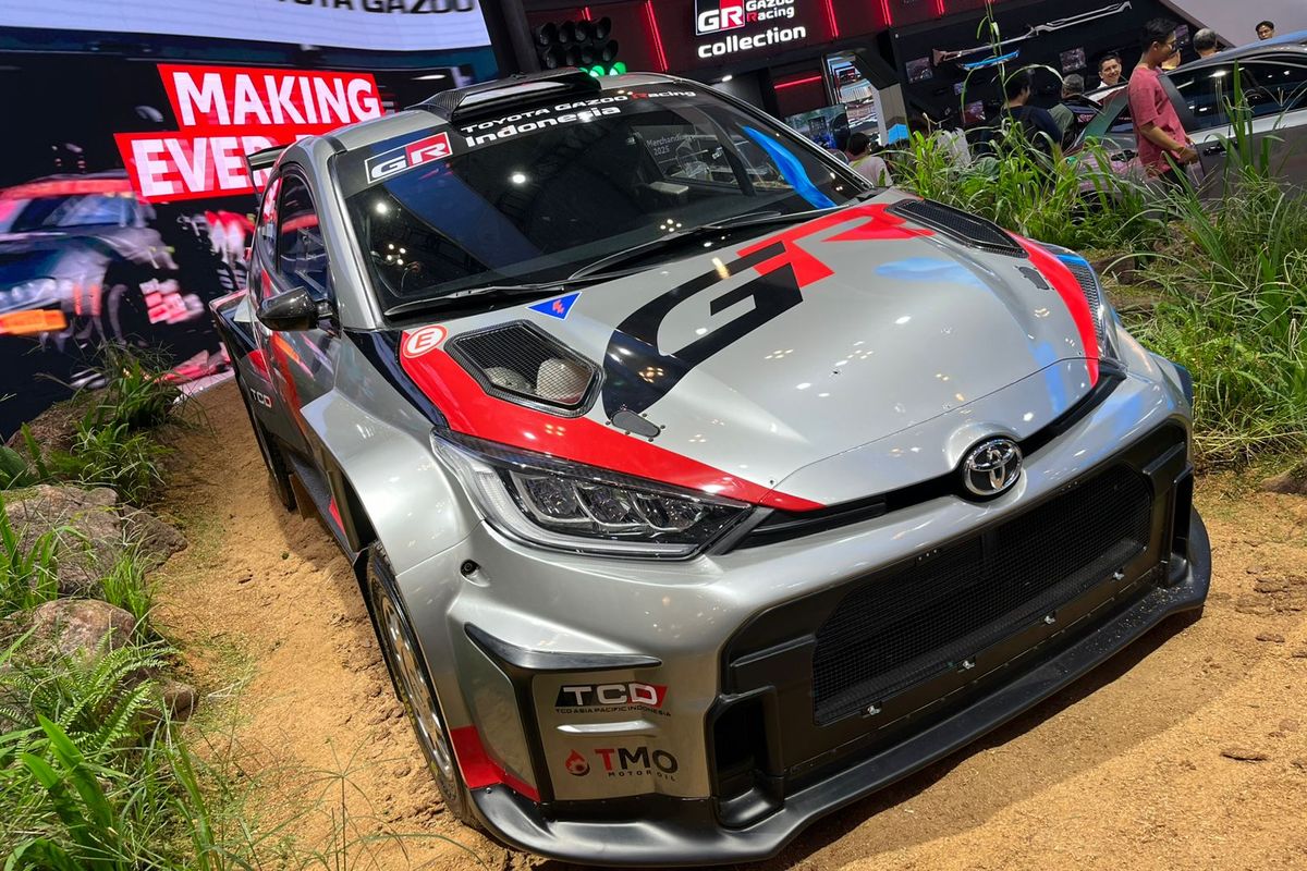 GR Yaris, GR Yaris Rally2, mobil reli, mobil balap, Toyota GR Yaris, GIIAS 2025, Mobil Balap Toyota GR Yaris Rally2 Mejeng di GIIAS 2025