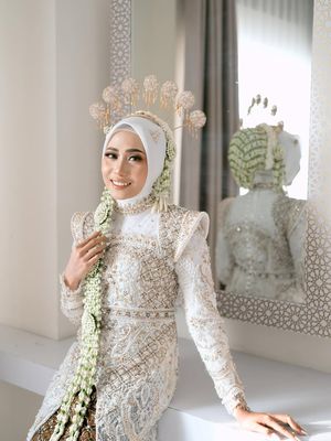 Sendy Aulia, Timnas Indonesia, persija, rizky ridho menikah, rizky ridho persija, sendy aulia, rizky ridho timnas menikah, rizky ridho ramadhani menikah, Rizky Ridho dan Sendy Aulia Menikah, Pakai Busana Tradisional Jawa Bernuansa Islami