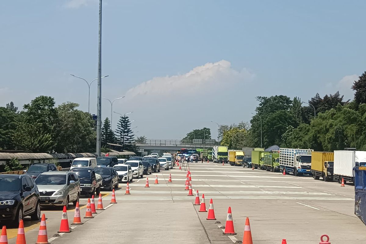 kecelakaan truk, Gerbang Tol Ciawi 2, kecelakaan truk gerbang tol ciawi, kecelakaan gt ciawi 2, Update Kecelakaan Truk di GT Ciawi 2, Lalu Lintas Arah Jakarta Macet