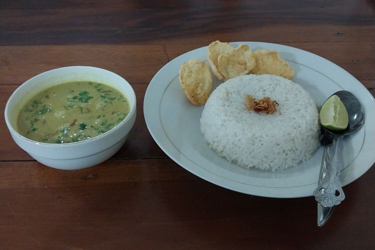 wisata kuliner, Medan, kuliner khas Medan, Mi aceh, Soto medan, Bubur medan, kuliner Medan, Teh susu telur, 10 Kuliner di Medan yang Wajib Dicoba Wisatawan, 1. Mi aceh, 2. Sup sumsum sapi, 3. Bihun kari, 4. Mi balap, 5. Soto medan, 6. Rujak kolam, 7. Bubur medan, 8. Belut goreng cabai hijau, 10. Teh susu telur