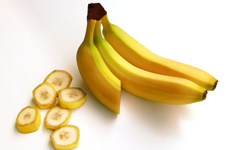 hipertensi, darah tinggi, makanan penurun darah tinggi, penurun darah tinggi, Makanan untuk Turunkan Darah Tinggi, Pas Dikonsumsi Saat Idul Adha, 1. Sayuran hijau, 2. Telur, 3. Minyak zaitun, 4. Semangka, 5. Kayu manis, 6. Buah bery, 7. Cokelat hitam, 8. Delima, 9. Makanan fermentasi, 10. Buah bit, 11. Kiwi, 12. Gandum utuh, 13. Pisang, 14. Bawang putih, 15. Ikan berlemak, 16. Kacang-kacangan