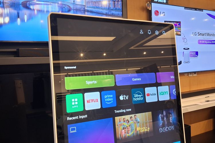 hands on, LG Smart Monitor Swing, Hands-on LG Smart Monitor Swing, Layar Sentuh dengan Stand Fleksibel, Desain dan stand yang fleksibel, Layar sentuh 32 Inci 4K lega, tapi.., Bisa streaming video langsung , Konektivitas dan Mirroring, Kesimpulan