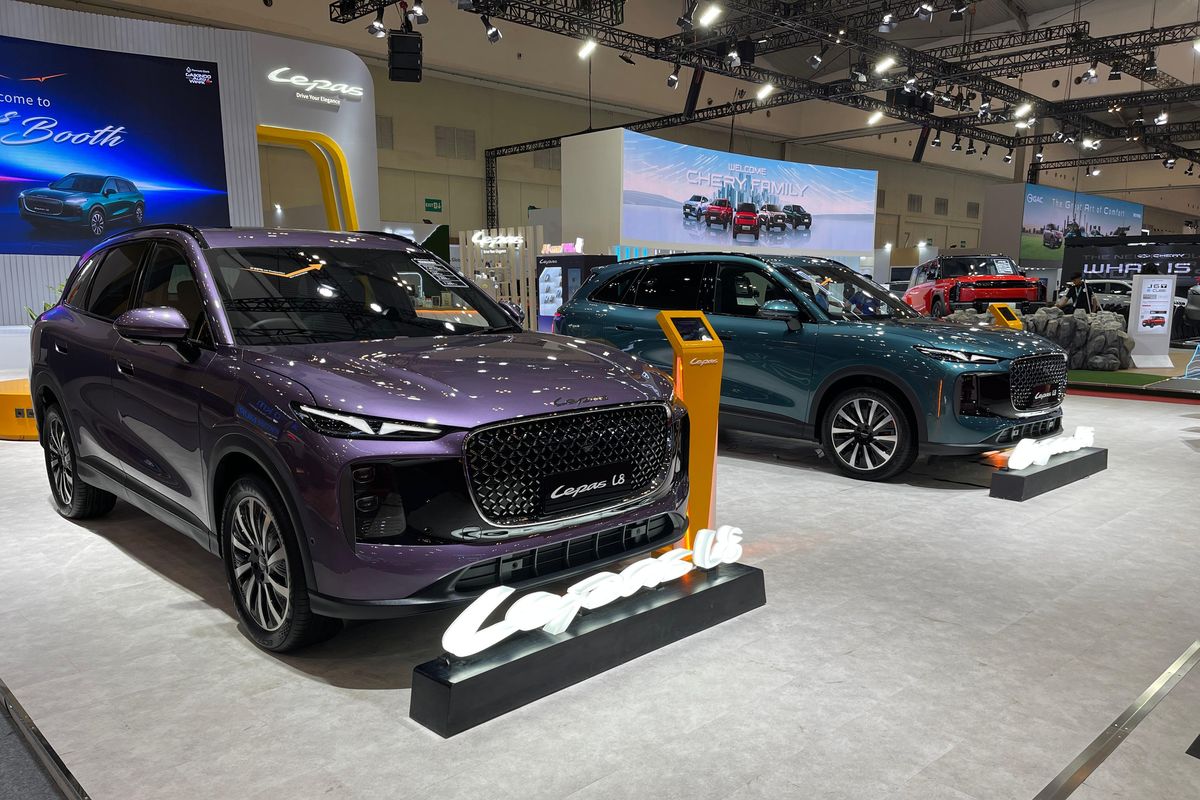 mobil baru, Toyota, Chery, GJAW 2025, toyota, Daftar Mobil Baru yang Tersedia di GJAW 2025, Toyota Veloz Hybrid, bZ4X, dan Urban Cruiser, Chery Tiggo 8 CSH Comfort dan Premium AWD, J6T, Changan Lumin dan Deepal S07, Vinfast Limo Green dan Minio Green, Lepas L8, Geely EX2, Jetour T2