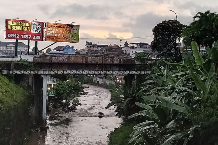 Jembatan Kewek, Kretek Kewek, jembatan kewek, jembatan kewek jogja, jembatan kewek jogja kritis, sejarah Kretek Kewek, Sejarah Kretek Kewek, Jembatan Berumur Lebih dari 100 Tahun yang Kini Kondisinya Kritis, Sejarah Singkat Kretek Kewek, Kretek Kewek Berada di Kawasan Cagar Budaya, Renovasi dan Modernisasi Kretek Kewek, Kondisi Jembatan Kleringan yang Sudah Kritis, Pembatasan Lalu Lintas di Jembatan Kleringan untuk Keselamatan, Kendaraan Berat Dilarang Melintas di Jembatan Kleringan