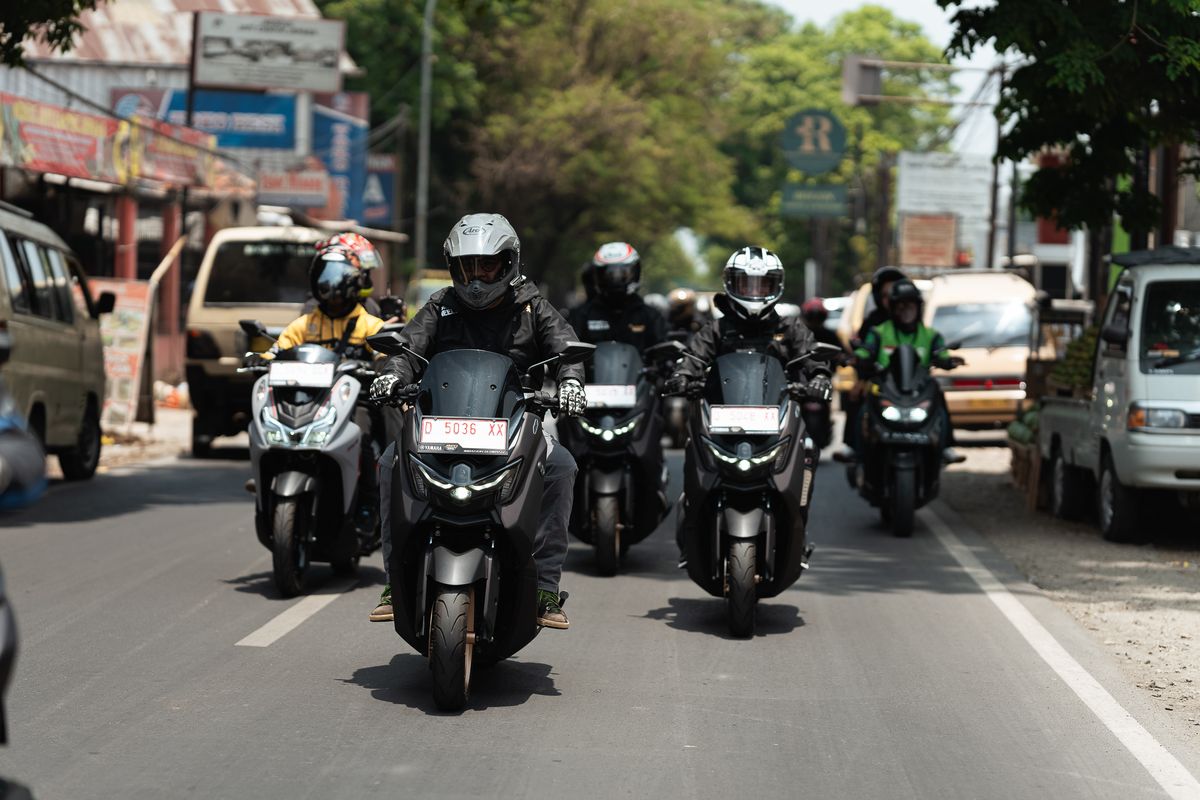 komunitas motor, tindakan arogan, etika touring, citra publik, Touring Bukan Ajang Arogansi, Begini Etika Konvoi yang Benar, Apa yang Terjadi Setelah Viral?, Mengapa Aksi Touring Kadang Menjadi Negatif?, Bagaimana Seharusnya Etika Touring?, Apa yang Harus Dilakukan Saat Ingin Mendahului?