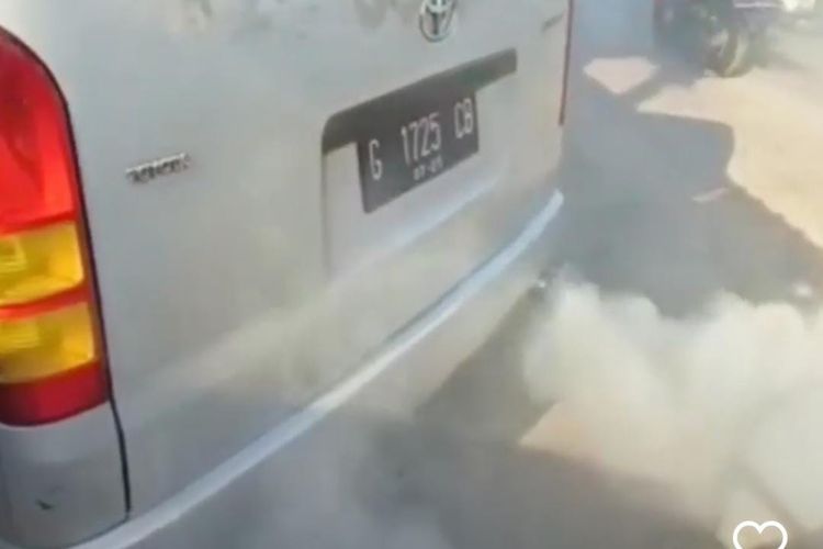 kendaraan bermotor, 4 Orang Tewas Dalam Mobil yang Terparkir