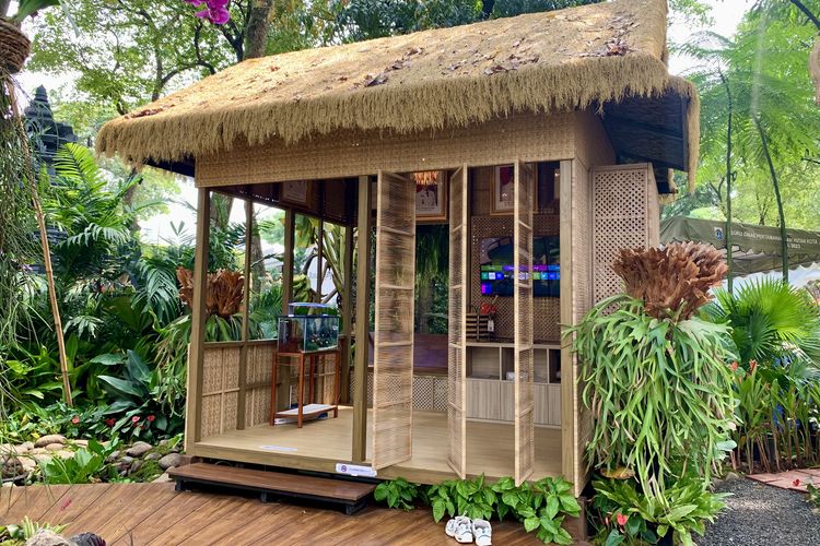 pameran flona di lapangan banteng 2025, pameran flona 2025, aktivitas wisata di pameran flona 2025, tempat menarik di pameran flona 2025, 8 Ide Spot Foto di Pameran Flona 2025, Semuanya Gratis, 1. Instalasi Jakarta Selatan, 2. Rumah dan oplet si Doel, 3. Instalasi Jakarta Pusat, 4. Instalasi Jakarta Utara, 5. Instalasi Jakarta Timur, 6. Instalasi Kepulauan Seribu, 7. Instalasi Jakarta Barat, 8. Taman Margasatwa Ragunan