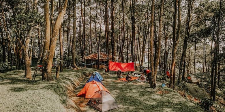 Bogor, Glamping, 7 Tempat Glamping di Bogor, Nikmati Liburan di Tengah Alam, 1. The Highland Park Resort, 2. Forrester Glamping Co, 3. Alesano Village, 4. Puncak Langit Glamping, 5. Glamping Gunung Geulis Adventure Camp, 6. Tenda di Bawah Bintang (Versi Bogor), 7. Gunung Pancar (Sentul)