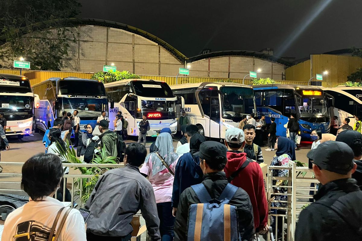 Kurnia Lesani Adnan, okupansi penumpang, penumpang bus, kurnia lesani adnan, Penumpang Bus, stimulus transportasi, Okupansi Bus Anjlok 22%: Tantangan Transportasi di 2025