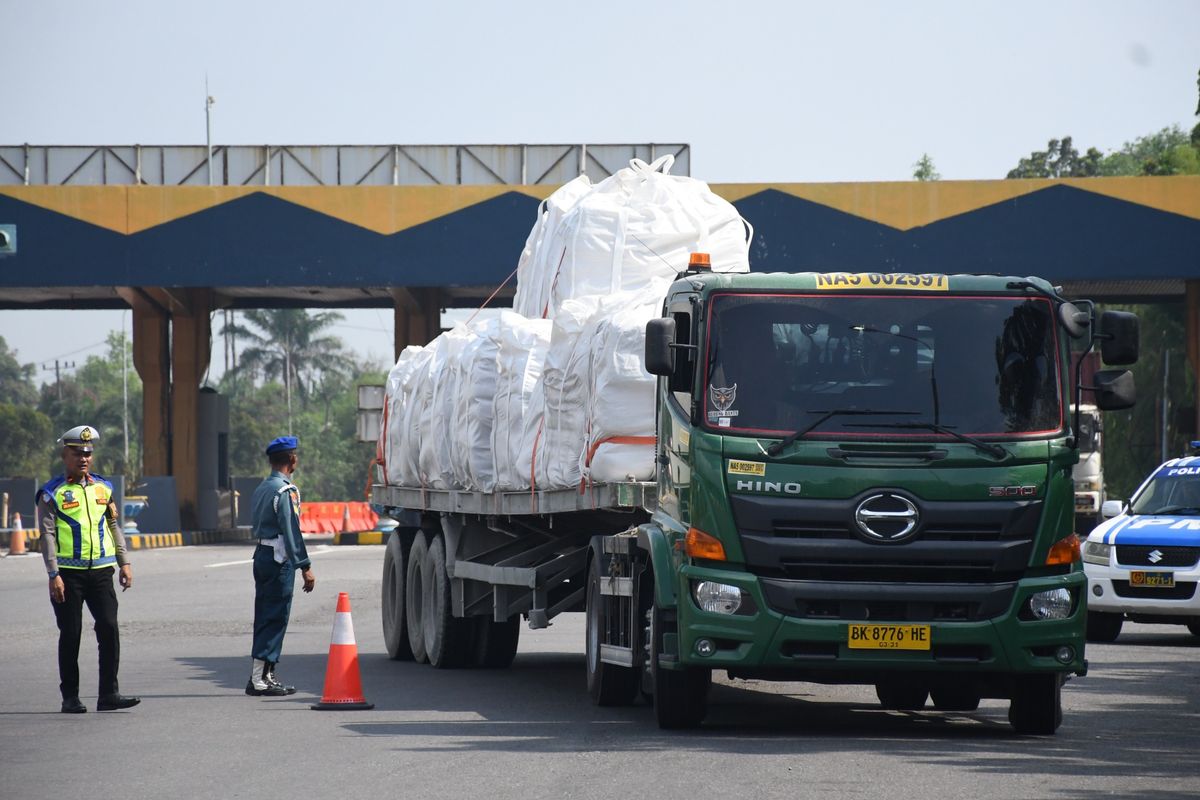 ODOL, truk, Puluhan Truk ODOL Ditindak di Tol Belawan–Medan