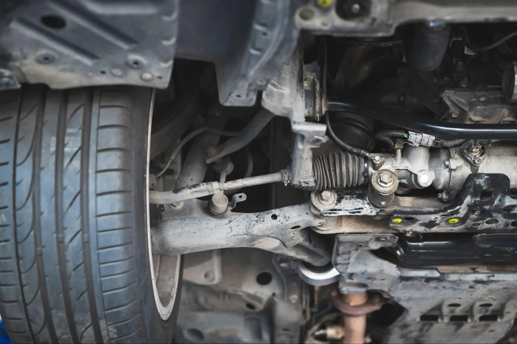 Musim hujan, kaki-kaki mobil, Pemeriksaan kendaraan, kerusakan mobil, musim hujan, Tips Merawat Kaki-Kaki Mobil Saat Musim Hujan