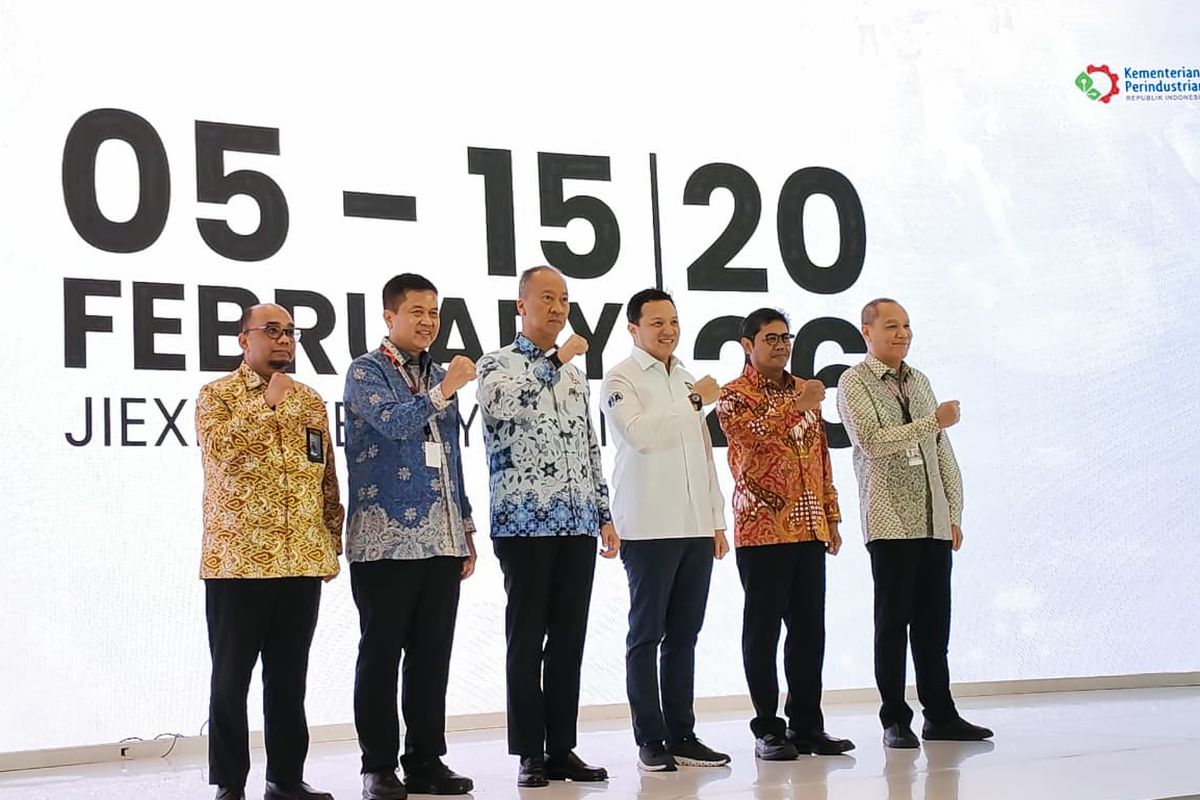 IIMS 2026, otomotif, investasi, penjualan, Menperin: Otomotif Masih Jadi Penopang Industri Nasional