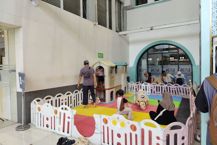 Stasiun Pasar Senen, Area Bermain Anak di Stasiun Pasar Senen, Ada di Mana?