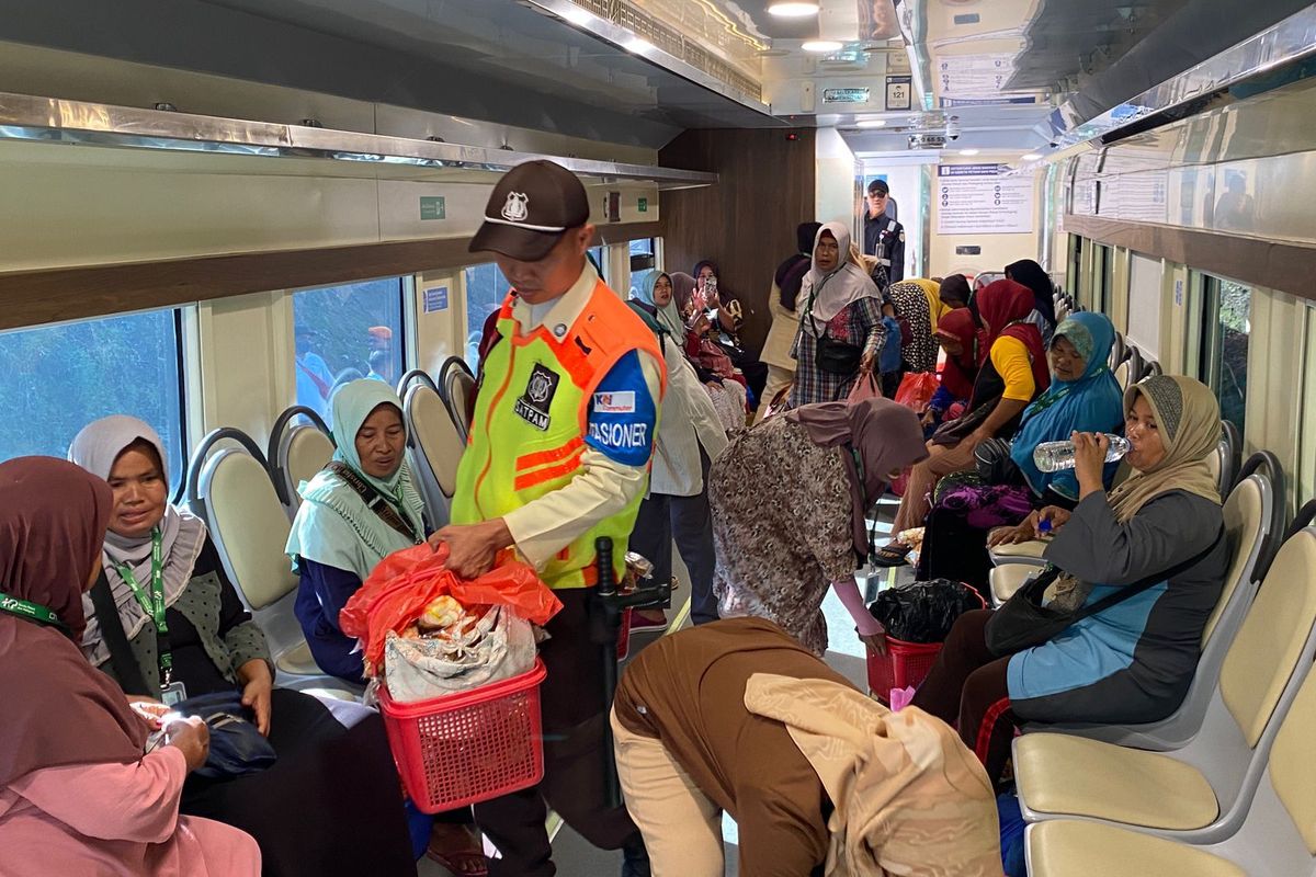 Kereta Petani dan Pedagang, kereta petani dan pedagang, kereta petani dan pedagang rangkasbitung merak, rute kereta petani dan pedagang, cara naik Kereta Petani dan Pedagang, cara registrasi kartu Kereta Petani dan Pedagang, Cara Naik Kereta Petani dan Pedagang, Pakai Kartu Khusus Bisa Masuk Ruang Tunggu Lebih Awal, Cara Naik Kereta Petani dan Pedagang, Minat Pengguna Meningkat pada Pekan Pertama, Tarif Kereta Petani dan Pedagang Hanya Rp3.000, Kereta Petani dan Pedagang Layani 14 Perjalanan Setiap Hari, Ada Aturan Barang Bawaan Penumpang
