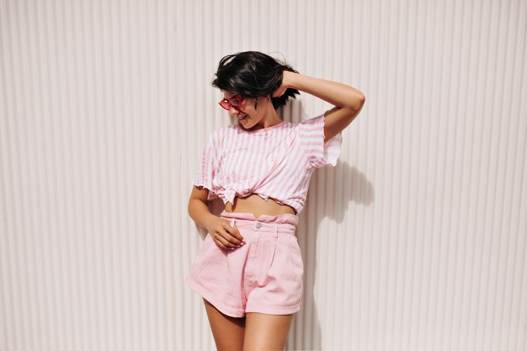 Clavi Kirana, tips berpakaian, ootd, OOTD, tips fashion, clavi kirana, Bagaimana cara berpakaian untuk iklim tropis, ootd iklim tropis, fashion iklim tropis, Tetap Fashionable Saat Cuaca Panas dan Hujan, Ini Tips dari Desainer, 1. Pilih celana pendek dan kaos saat hujan turun, 2. Blazer untuk berbagai acara, 3. Mainkan warna dengan cermat, 4. Andalkan sepatu dan jam sebagai statement, 5. Utamakan kenyamanan, baru bicara tren
