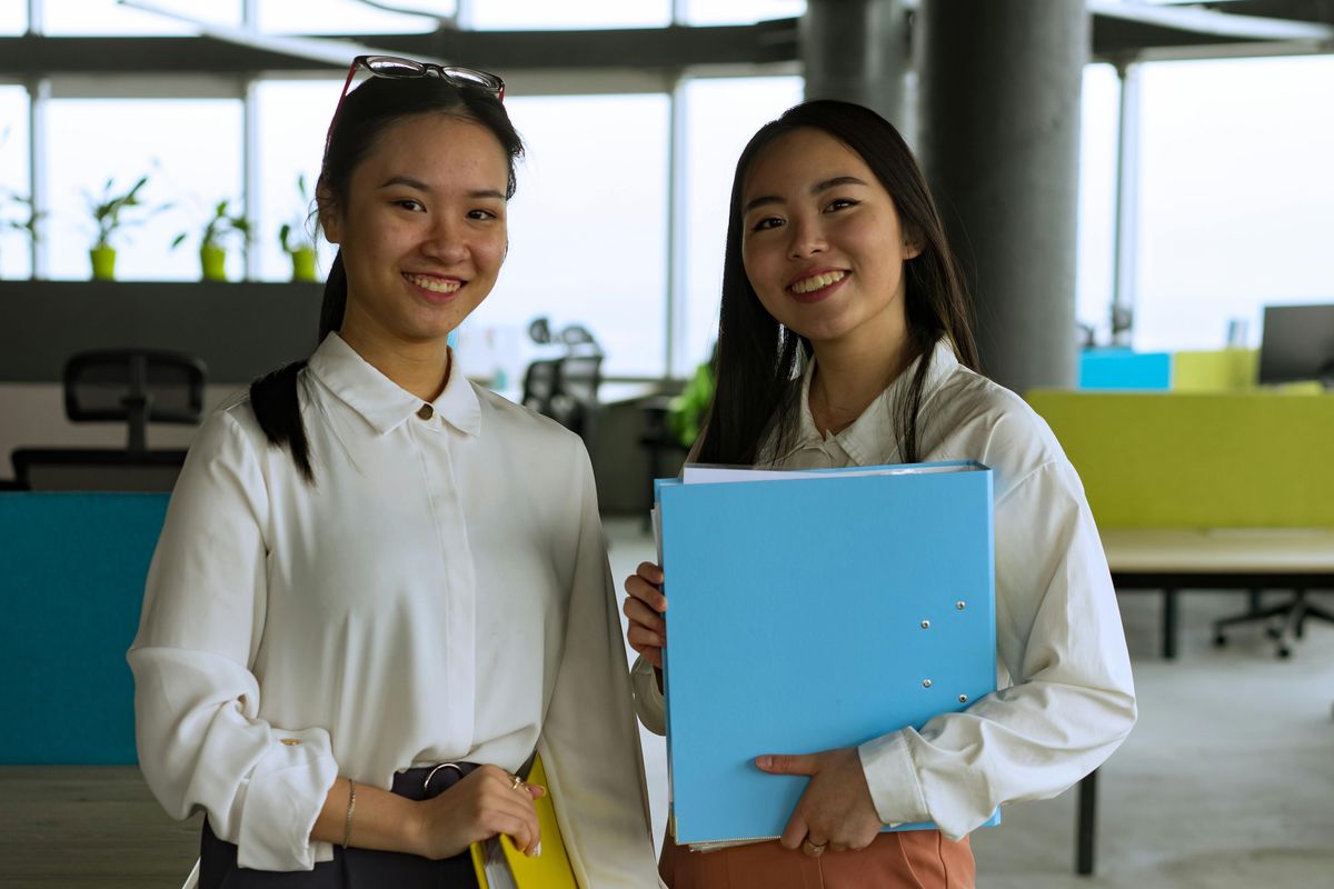 Seskab Teddy, Magang Nasional, Semester Pertama 2026, Pemerintah Tambah 100.000 Kuota Program Magang Nasional, Mengapa program Magang Nasional kembali dibuka pada 2026?, Bagaimana program ini menekan angka pengangguran?, Apa peran Kementerian Ketenagakerjaan dalam program ini?, Apa saja hak dan fasilitas yang diterima peserta magang?