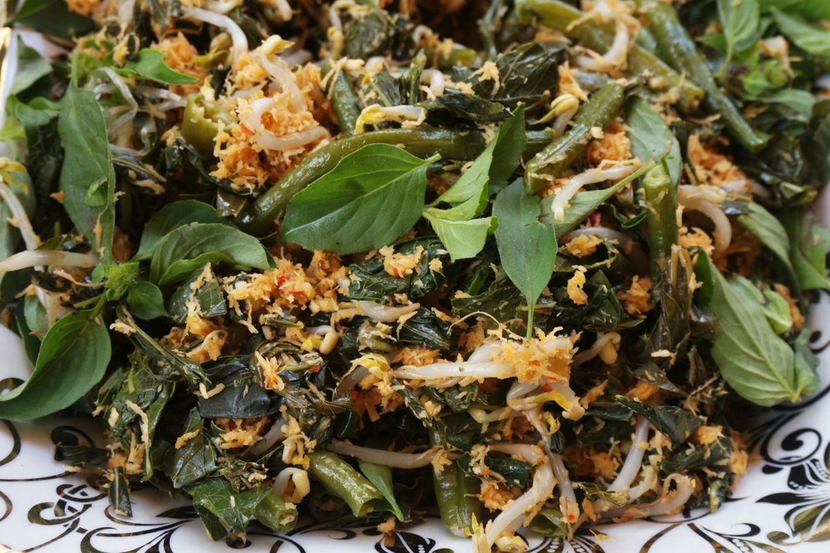 Resep Urap Kenikir, resep urap kenikir, urap tanpa ulek, cara bikin urap sederhana, sayur kenikir rebus, masakan tradisional sehat, Cara Membuat Urap Kenikir yang Tak Perlu Ribet Ulek dan Tumis Bumbu