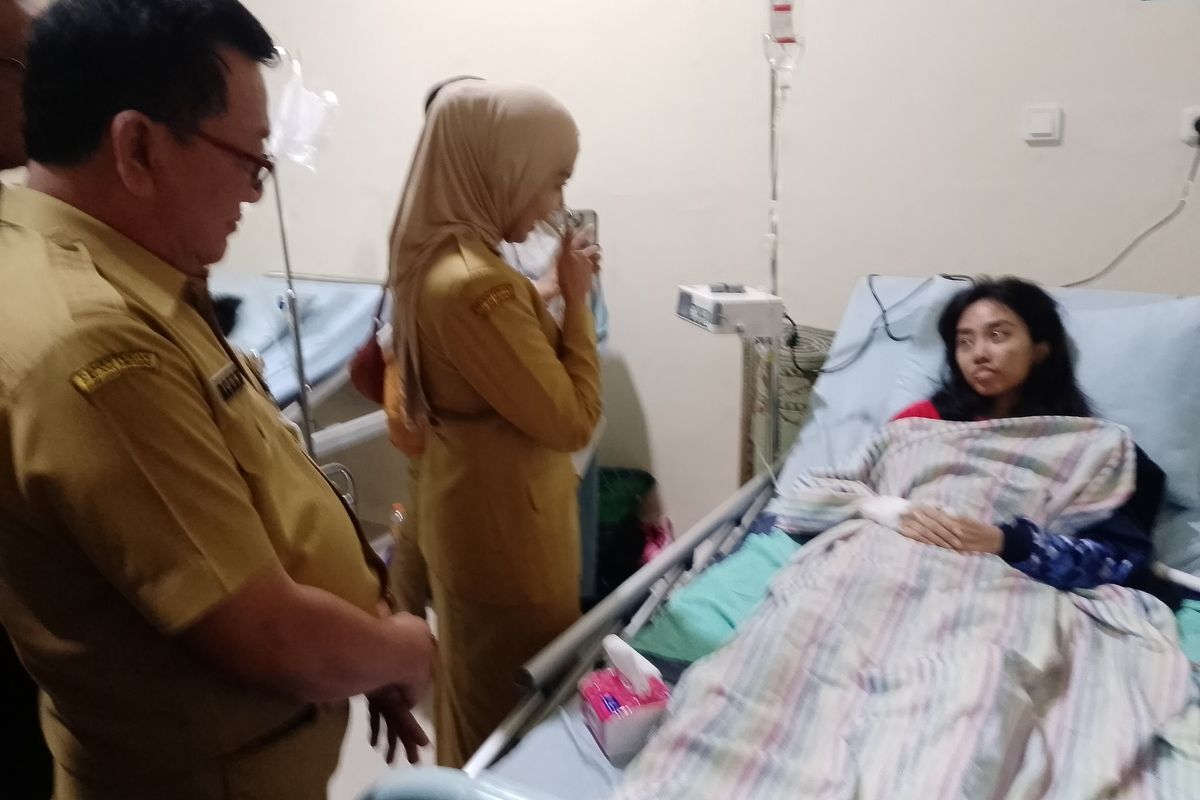Kendal, penemuan jenazah, kakak adik di kendal tunggui jenazah ibu, kakak adik di kendal tak laporkan ibunya meninggal, bertahan hidup 28 hari, kisah dua kakak beradik Kendal, air rebusan untuk bertahan hidup, viral Kendal, Kisah di Kendal, Dua Kakak Beradik Hidup 28 Hari dengan Air Rebusan Sumur di Samping Jenazah Sang Ibu