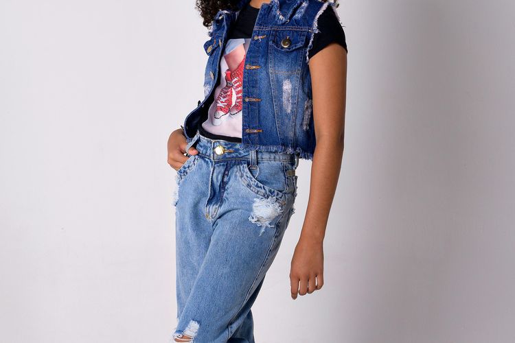 Outfit skena, Outfit Skena: Ciri Khas dan 20 Inspirasi OOTD yang Lagi Tren, Apa Itu Outfit Skena?, Item Wajib untuk Tampil Skena, 20 Inspirasi Outfit Skena untuk Cowo dan Cewe, Tips Mix and Match Outfit Skena agar Tetap Personal, Apakah Outfit Skena Cocok untuk Semua Orang?