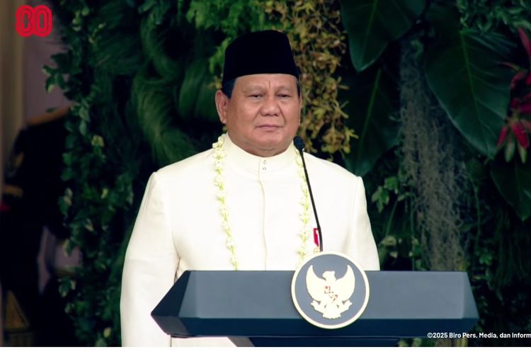 17 Agustus 2025, peringatan hut ke 80 ri, busana prabowo saat hut ke 80 ri, Prabowo Hadir dengan Beskap Betawi dan Kain Songket di HUT ke-80 RI, Beskap Betawi putih dan kain songket, Kalung melati sebagai simbol, Memimpin upacara detik-detik proklamasi, Dresscode wastra Nusantara