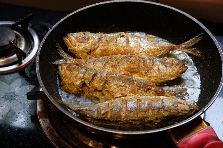 cara sehat memasak ikan, masak ikan tanpa minyak, teknik memasak rendah lemak, ikan untuk diet sehat, cara memasak ikan rendah kalori, Apa Cara Paling Sehat untuk Masak Ikan agar Gizinya Maksimal?, Mengapa Ikan Sangat Sehat, Mengukus dan Merebus: Metode Paling Sehat, Membakar dan Memanggang di Oven, Menggoreng: Pilihan Terburuk untuk Kandungan Gizi, Memasak dengan Microwave, Teknik Sous Vide: Favorit Pecinta Kuliner Sehat, Metode Terbaik Masak Ikan yang Menyehatkan