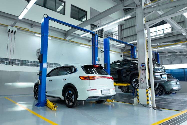 purnajual, diler, Geely, produksi, Lengkapi 22 Jaringan di Indonesia, Geely Resmikan Diler Baru