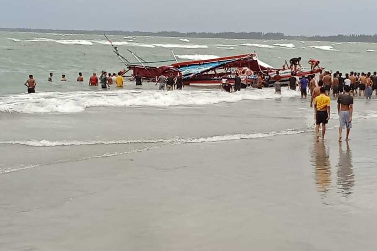 Janianton Damanik, kapal wisata, kecelakaan kapal, standar keselamatan, Kapal Wisata, Terjadi 2 Kecelakaan Kapal Wisata dalam Sepekan, Apa yang Harus Diperbaiki?