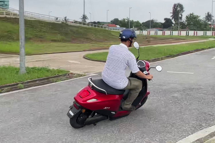 VinFast Evo, baterai LFP, VinFast Evo: Skutik Listrik Entry-Level, Lincah & Efisien di Perkotaan