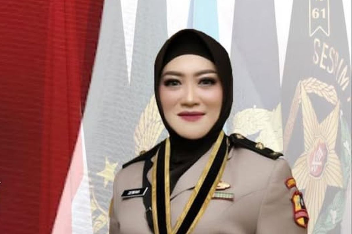 Polri, Polwan, AKBP Dewiana Syamsu Indyasari, Kapolres Sragen, polwan, Mutasi polri, Kapolri Mutasi 702 Personel, AKBP Dewiana Syamsu Indyasari Duduki Jabatan Kapolres Sragen