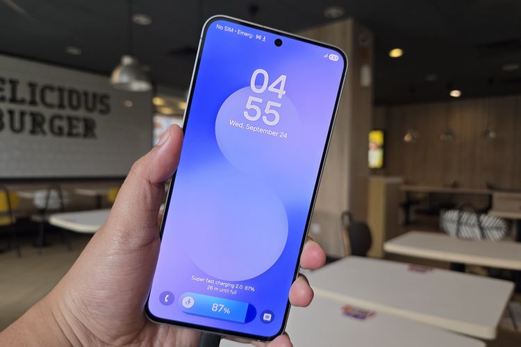 Samsung, Exynos 2400, Galaxy S25 FE, samsung S25 FE, Samsung Galaxy S25 FE, galaxy s25 fan edition, samsung s25 fan edition, harga galaxy s25  fe, promo galaxy s25 fe, fast charging 45 watt, Unboxing Samsung Galaxy S25 FE: Mirip Banget dengan S25 Plus!