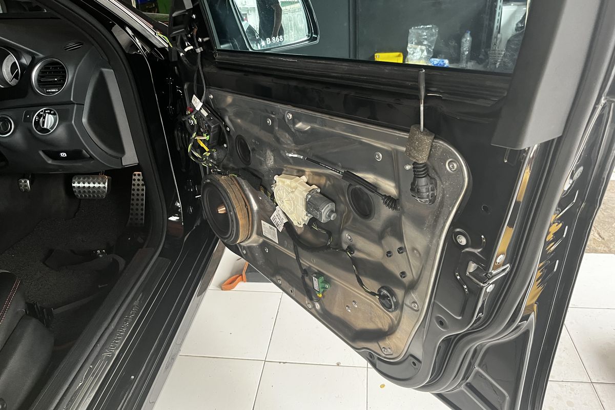 Trim Car Service Interior, Door Trim Mobil Eropa Lengket? Solusi, Penyebab, dan Biaya Perbaikan