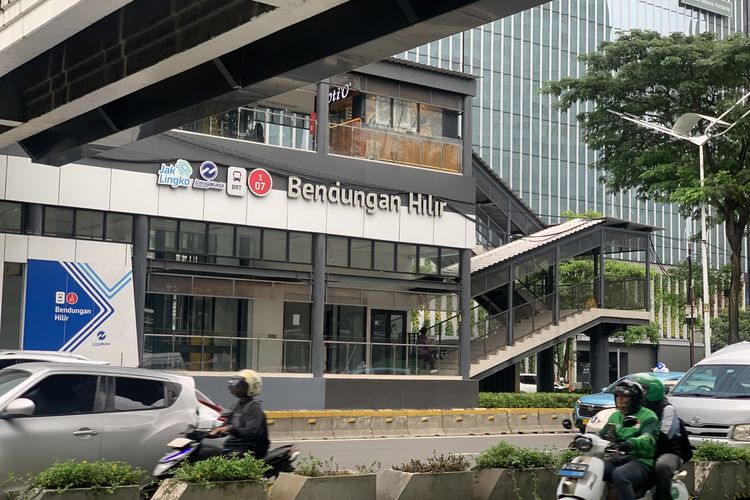 Mau War Takjil di Benhil? Ini Rute Naik KRL, MRT, TransJakarta, dan Jaklingo, 1. Naik KRL ke Pasar Benhil, 2. Naik MRT ke Pasar Benhil, 3. Naik TransJakarta ke Pasar Benhil, 4. Naik Jaklingo ke Pasar Benhil