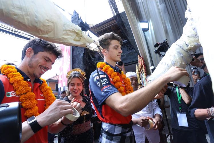 Honda HRC Castrol, Joan Mir dan Luca Marini di Bali: Selami Budaya, Terpesona Ogoh-ogoh