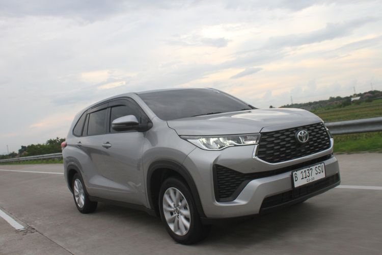 pasar mobil bekas, harga Innova Zenix, Toyota Innova Zenix, harga innova zenix, MPV di Indonesia, Permintaan Tinggi untuk Toyota Innova Zenix Bekas di Indonesia