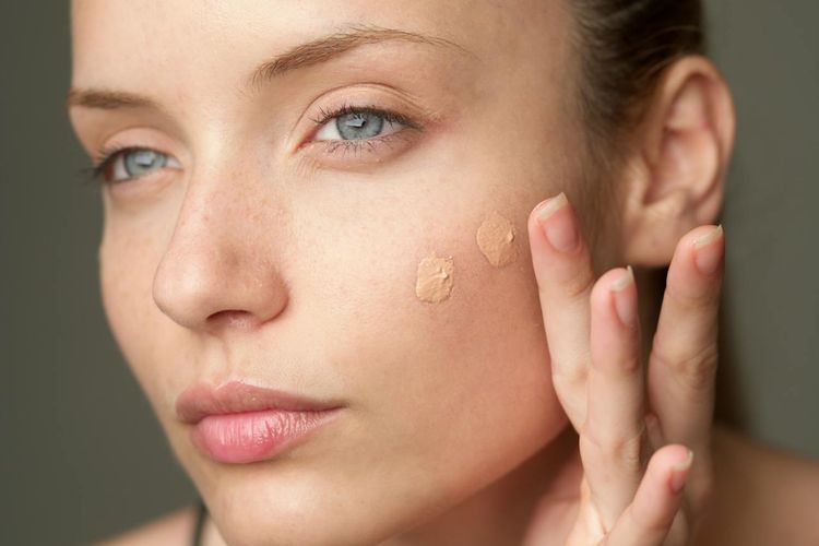 Makeup, Cara Menentukan Teknik dan Gaya Makeup yang Tepat Menurut MUA, Ketahui bahwa perubahan badan bisa mengubah kebutuhan dan teknik makeup , Placement makeup, cara efektif koreksi wajah tanpa banyak produk, Pentingnya memahami bentuk wajah untuk hasil maksimal, High visual vs low visual untuk menentukan gaya makeup yang paling cocok, Memilih makeup berdasarkan karakter bukan tren