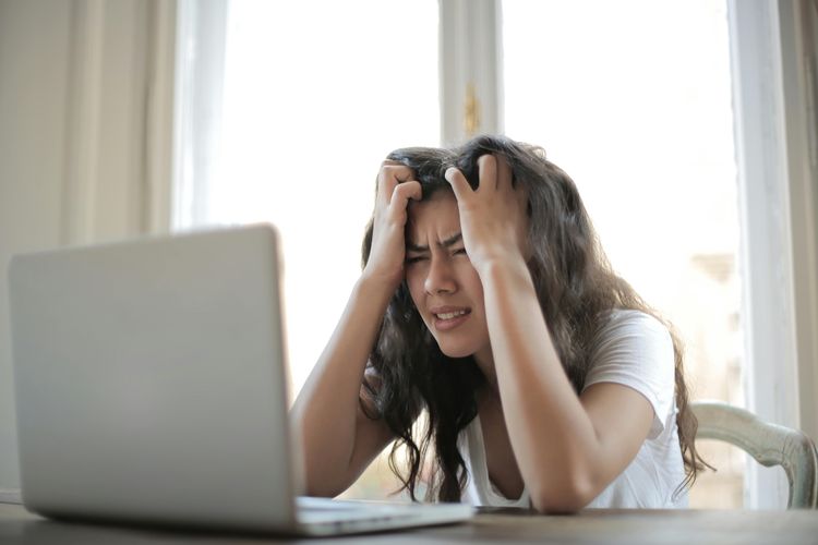 Qory Sandioriva, autoimun, hadapi penyakit autoimun, Autoimun, qory sandioriva autoimun, tips menghadapi autoimun, hadapi autoimun, 6 Tips Hadapi Penyakit Autoimun dari Qory Sandioriva, Jangan Begadang, 1. Konsisten jalani gaya hidup sehat, 2. Kurangi stres berlebih, 3. Rutin berolahraga, 4. Tidak begadang, 5. Minum vitamin D dan antioksidan, 6. Penuhi pikiran dengan hal positif
