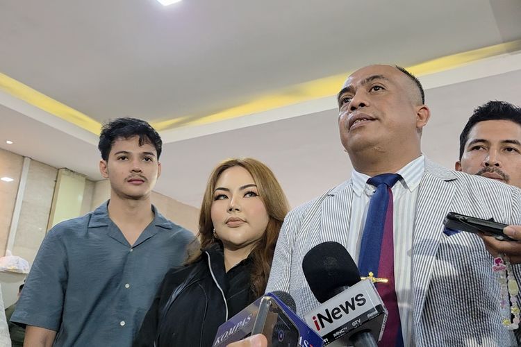 kasus lisa mariana dan ridwan kamil, hasil tes dna ridwan kamil, DNA Ridwan Kamil Lisa Mariana, Lisa Mariana CA anak Ridwan Kamil, kuasa hukum lisa mariana, tes DNA ulang Singapura, klaim DNA mirip Ridwan Kamil, polemik selebgram Lisa Mariana, Kuasa Hukum Lisa Mariana: Ada Kemiripan DNA Ridwan Kamil dengan CA, Ajukan tes DNA ulang di Singapura, Konsultasi dengan ahli kedokteran, Latar belakang kasus, Hasil tes DNA versi Pusdokkes Polri