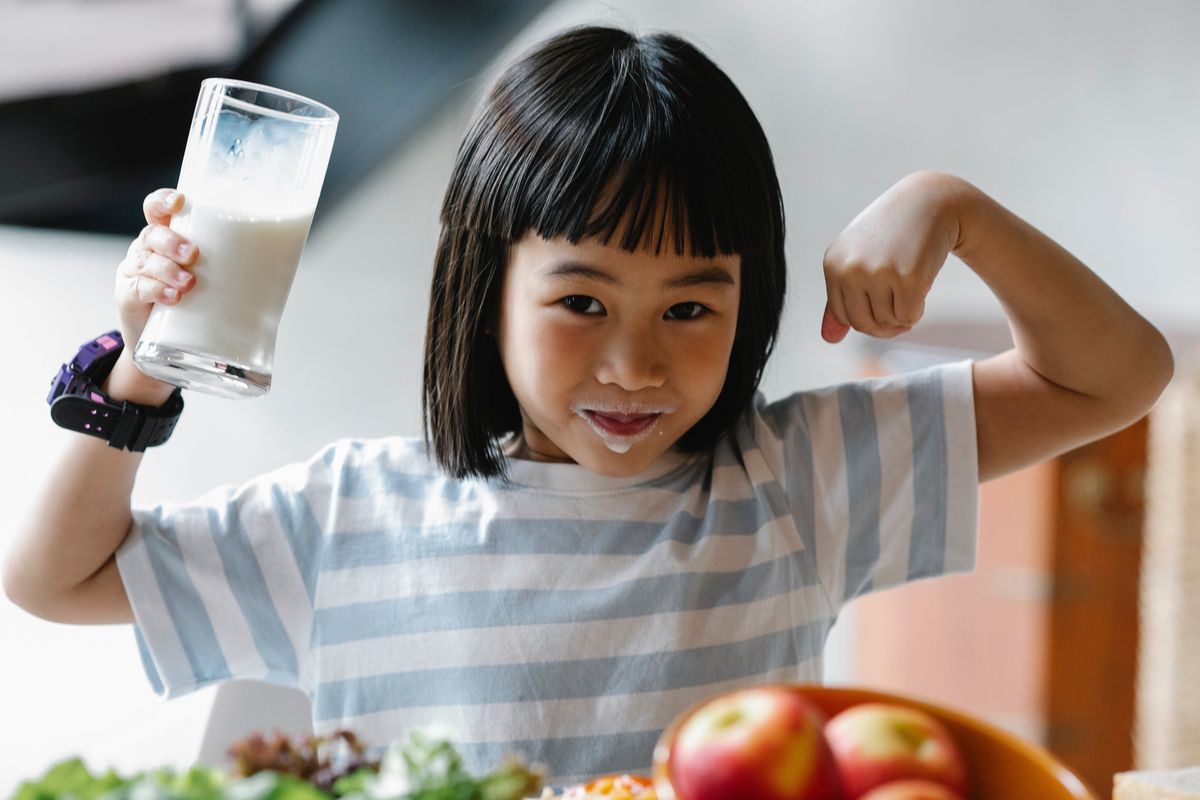 Takaran minum susu, Takaran susu anak, takaran susu anak, kepala badan gizi nasional dadan hindayana, minum susu 2 liter, susu 2 liter, minum susu 2 liter bgn, minum susu 2 liter per hari, minum susu 2 liter sehari, takaran susu anak 6 bulan, takaran susu anak 1 tahun, takaran minum susu, Rekomendasi Takaran Susu untuk Anak Menurut Dokter, Bukan 2 Liter
