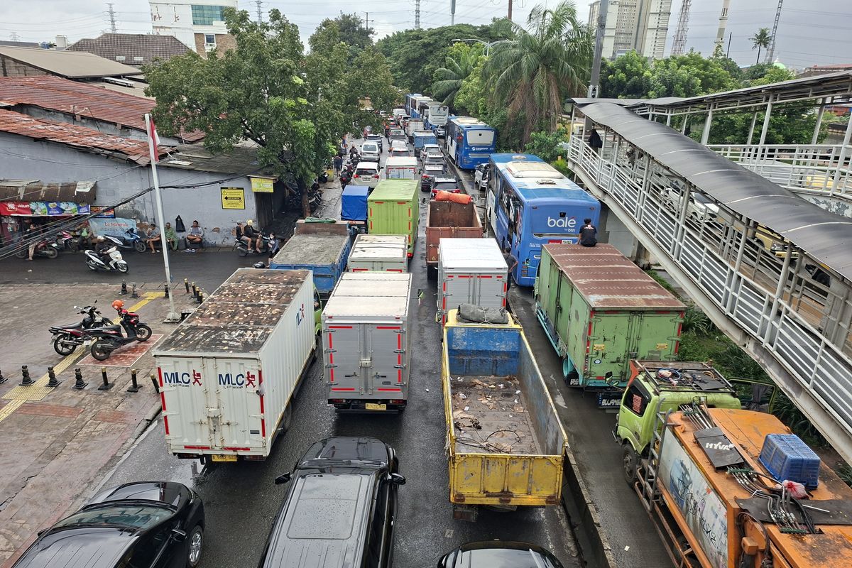 Kendaraan prioritas, Panduan Memberi Jalan bagi Kendaraan Prioritas Saat Lalu Lintas Macet