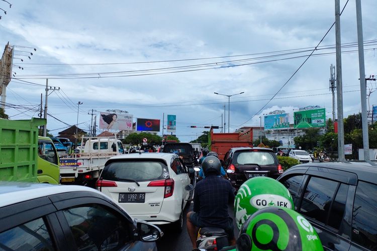 Bali, Bali Jadi Pulau Terbaik di Asia 2025, Bali Jadi Pulau Terbaik di Asia 2025 versi Condé Nast Traveller, Bali yang kembali berprestasi, Penghargaan bergengsi dari suara wisatawan dunia, Bukti keberhasilan strategi pariwisata Indonesia, Memperkuat branding Wonderful Indonesia di Dunia, Namun, tantangan nyata menanti, Krisis lingkungan dan bayangan negatif pariwisata Bali