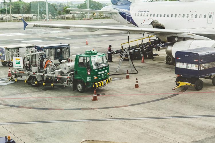 tiket pesawat, maskapai penerbangan, IATA, bahan bakar jet, Timur Tengah, Selat Hormuz, harga avtur, Harga Tiket Pesawat Internasional Diprediksi Sulit Turun Sepanjang 2026