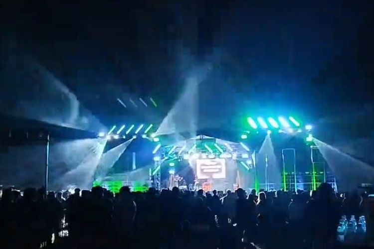 Jawa Timur, sound horeg, battle sound, sound horeg jatim, kontroversi sound horeg, fatwa haram sound horeg, sound horeg dari mana, Fatwa Haram Sound Horeg dari Pesantren Jatim, Dukung atau Tolak?, Apa itu horeg dan perlukah dibuatkan regulasi?, Puluhan pondok pesantren se-Jawa Timur keluarkan fatwa haram horeg, 'Kalau kami dilarang, semua tempat hiburan juga harus ditutup', Apa itu horeg dan mengapa populer di pedesaan?, Apakah musik horeg perlu diatur?