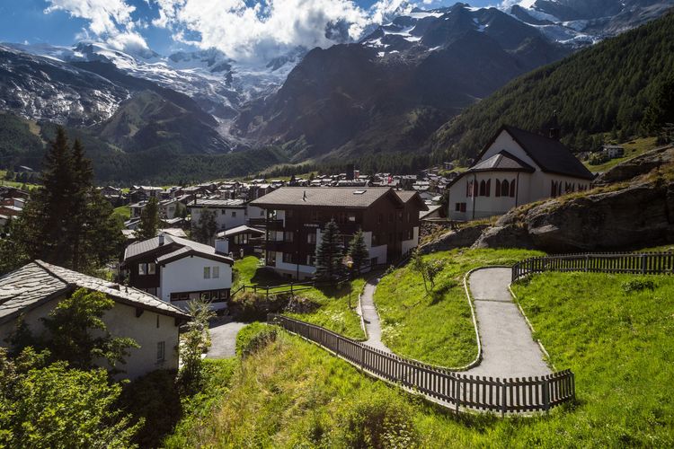 Overtourism, travel news, Terlalu Ramai, 8 Destinasi Wisata Ini Direkomendasikan Tidak Dikunjungi Tahun 2026, 1. Antartika, 2. Kepulauan Canary, Spanyol, 4. Isola Sacra, Italia, 5. Jungfrau Region, Swiss, 6. Mexico City, Meksiko, 7. Mombasa, Kenya, 8. Montmartre, Paris, Prancis