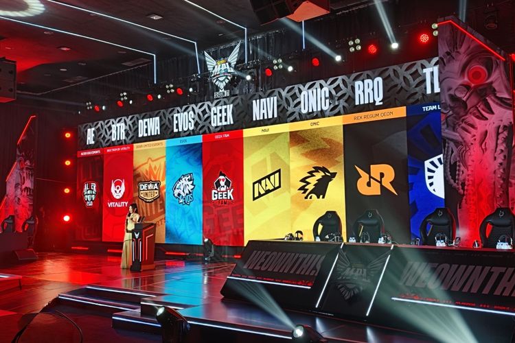 Onic Esports, RRQ Hoshi, MPL ID S17, Hasil MPL ID S17 Pekan Kelima, Onic Kokoh di Puncak, RRQ Kian Terpuruk, Navi menang atas Geek 2-0, Dewa menang atas RRQ 2-0, Alter Ego menang atas Navi 2-1, Klasemen MPL ID S17 pekan kelima