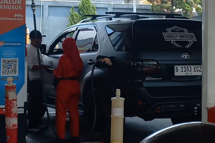 pengamat kebijakan publik, Pertalite, MyPertamina, BBM subsidi, Pertamina Patra Niaga, Pertamina, Pengamat Soroti Mobil Mewah Isi Pertalite