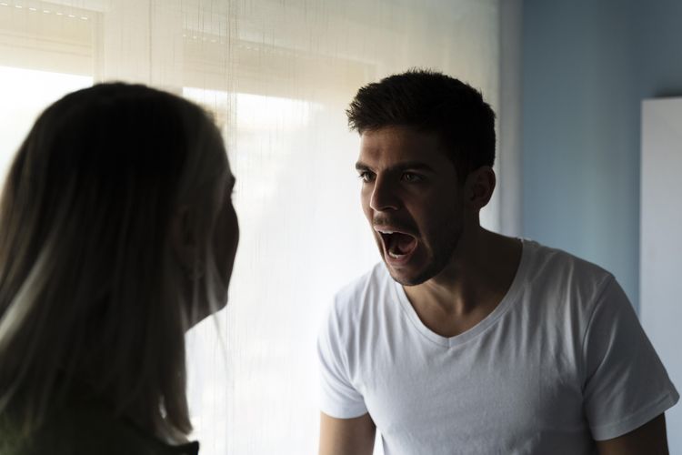 Ghosting, ghosting, kesehatan mental, hubungan toxic, ghosting adalah, ghosting tidak boleh, kondisi ghosting tidak boleh dilakukan, ghosting tidak boleh dilakukan, psikologi hubungan, 4 Situasi Ketika Ghosting Tidak Boleh Dilakukan, 1. Saat kamu berada dalam hubungan serius, 2. Dalam hubungan profesional atau bisnis, 3. Ketika mantan mencari penjelasan, 4. Menghilang dari teman dekat atau anggota keluarga
