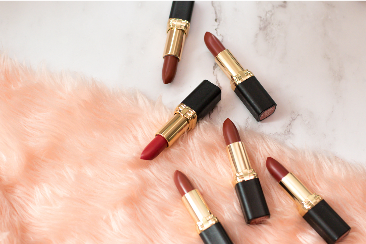 lipstik, Bobbi Brown, Tips Memilih Warna Lipstik untuk Usia 50 Tahun agar Tampak Segar