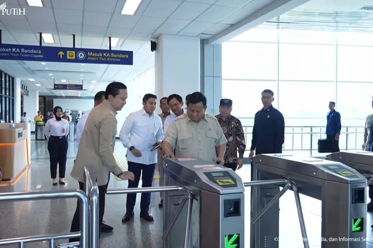 Manggarai, Stasiun Tanah Abang Baru, Presiden Prabowo, prabowo subianto, manggarai, naik krl, stasiun tanah abang baru, Prabowo Naik KRL dari Manggarai Sebelum Resmikan Stasiun Tanah Abang Baru